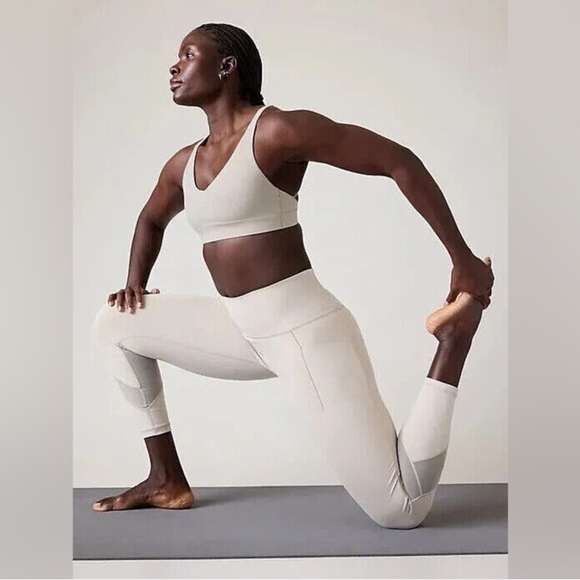 Athleta Salutation Stash Mesh Tight Cream size Small - Picture 4 of 9